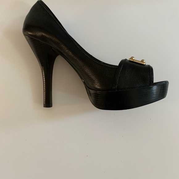 Michael Kors Shoes, Size 7M, Black Leather - Picture 2 of 5